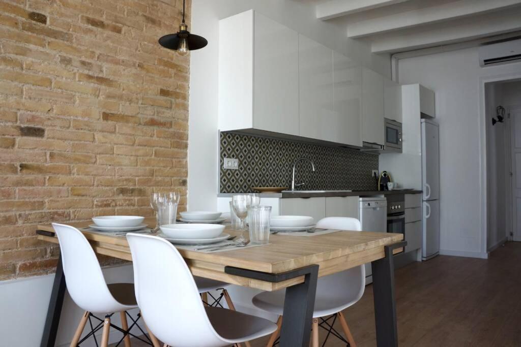 Barcelona Industrial Style Apartment لوسبيتاليت دي يوبريغات المظهر الخارجي الصورة